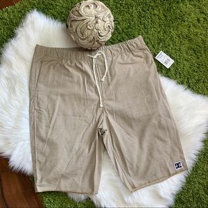 DC men’s tan shorts XXL elastic drawstring NWT